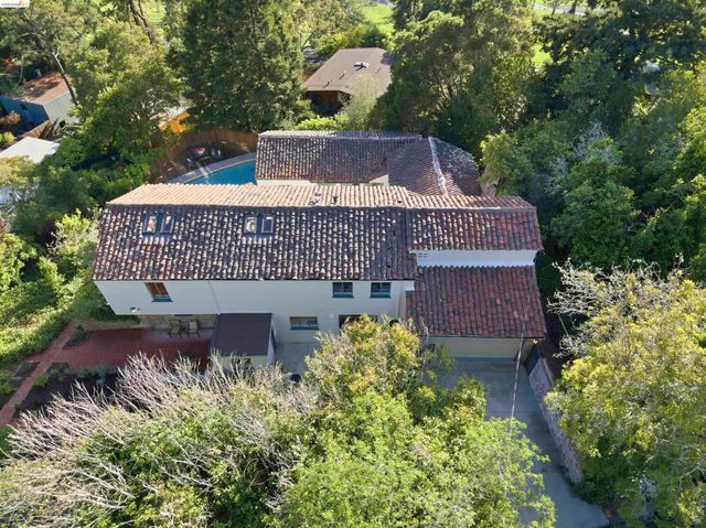 44 Highgate Rd, Kensington, CA 94707