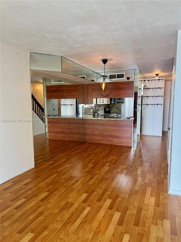 2762 W 60th St 53, Hialeah, FL 33016