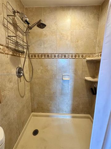 2762 W 60th St 53, Hialeah, FL 33016