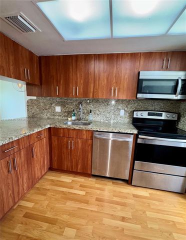 2762 W 60th St 53, Hialeah, FL 33016