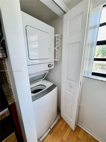 2762 W 60th St 53, Hialeah, FL 33016