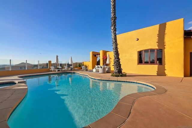 3696 Alta Loma Dr, Jamul, CA 91935