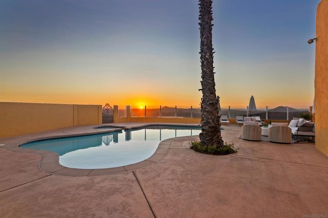 3696 Alta Loma Dr, Jamul, CA 91935