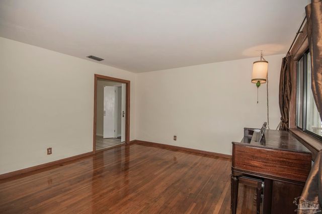 6314 Whiteoak Dr, Pensacola, FL 32503