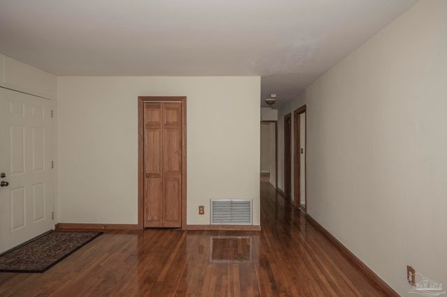 6314 Whiteoak Dr, Pensacola, FL 32503