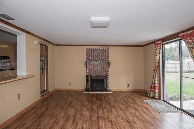 6314 Whiteoak Dr, Pensacola, FL 32503