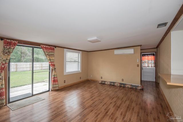 6314 Whiteoak Dr, Pensacola, FL 32503