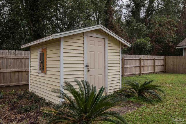 6314 Whiteoak Dr, Pensacola, FL 32503