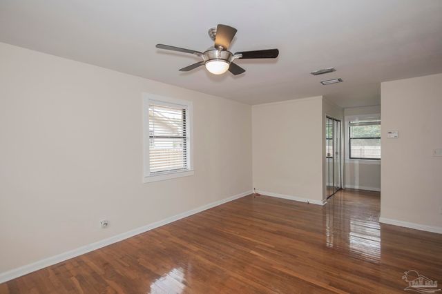 6314 Whiteoak Dr, Pensacola, FL 32503