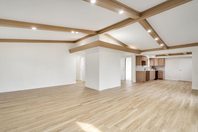 6136 E 9th St N, Wichita, KS 67208