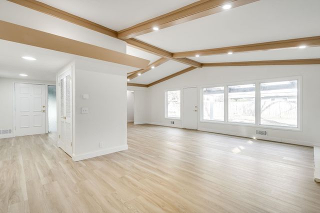 6136 E 9th St N, Wichita, KS 67208