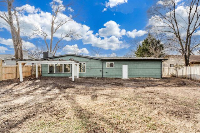 6136 E 9th St N, Wichita, KS 67208