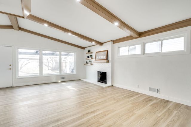 6136 E 9th St N, Wichita, KS 67208