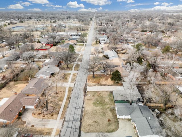 6136 E 9th St N, Wichita, KS 67208