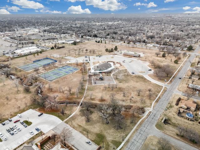 6136 E 9th St N, Wichita, KS 67208