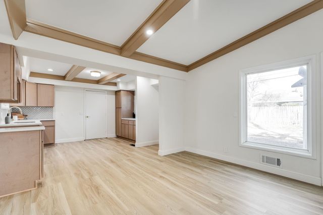 6136 E 9th St N, Wichita, KS 67208