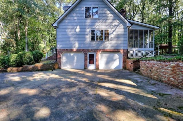 1786 SW Bear Cave SW, Lilburn, GA 30047