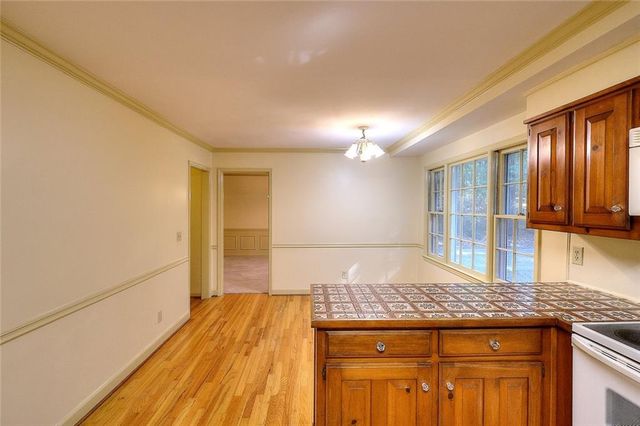 1786 SW Bear Cave SW, Lilburn, GA 30047