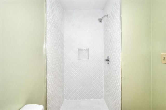 1786 SW Bear Cave SW, Lilburn, GA 30047
