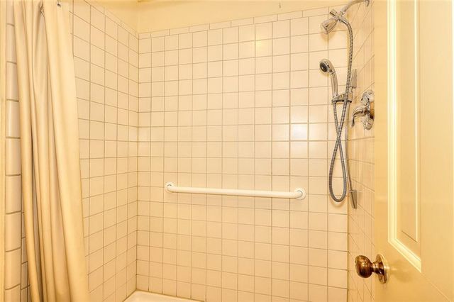 1786 SW Bear Cave SW, Lilburn, GA 30047
