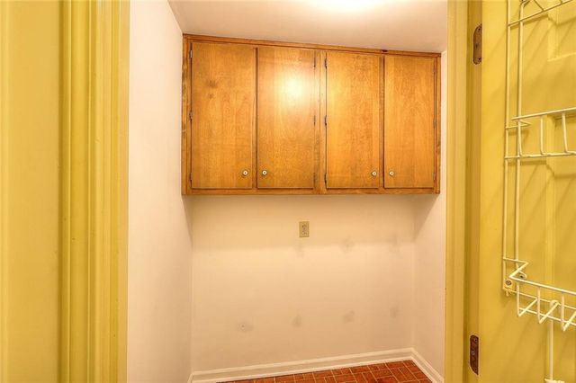 1786 SW Bear Cave SW, Lilburn, GA 30047