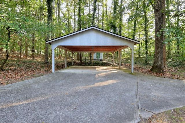 1786 SW Bear Cave SW, Lilburn, GA 30047