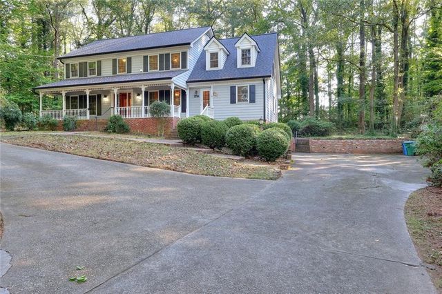 1786 SW Bear Cave SW, Lilburn, GA 30047