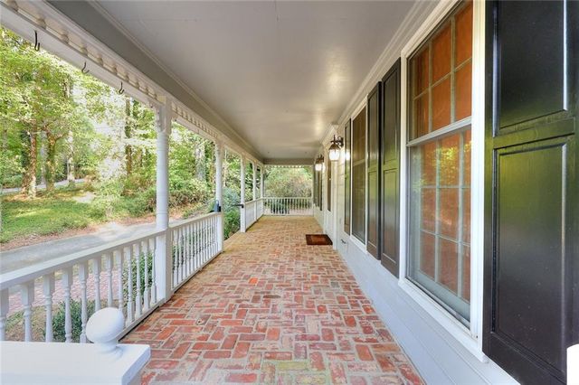 1786 SW Bear Cave SW, Lilburn, GA 30047
