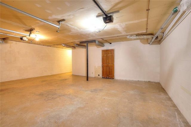 1786 SW Bear Cave SW, Lilburn, GA 30047