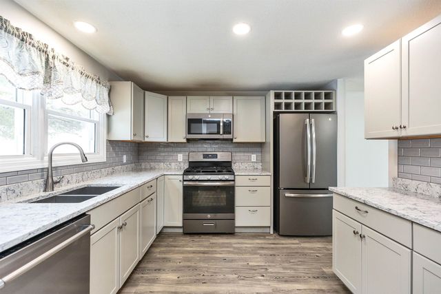 20 Gates Rd Apt 11, Marlborough, NH 03455