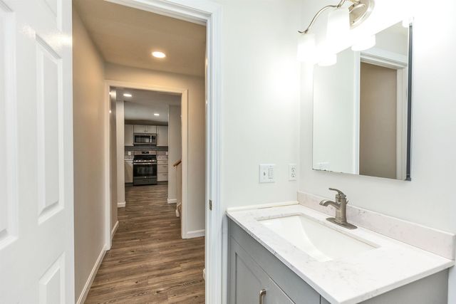 20 Gates Rd Apt 11, Marlborough, NH 03455