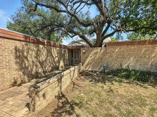 601 E Henry Street, Hamilton, TX 76531