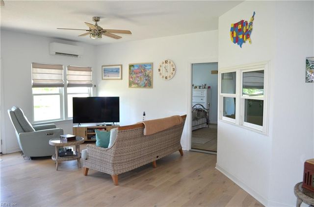 1301 Sanderson RD, Chesapeake, VA 23322