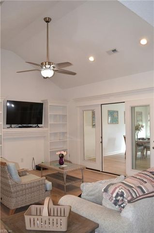 1301 Sanderson RD, Chesapeake, VA 23322