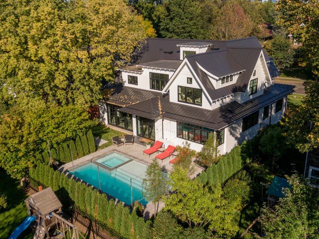 1910 Knox Avenue S, Minneapolis, MN 55403