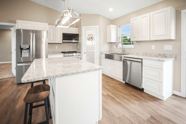 140 Deluca Drive, Science Hill, KY 42553