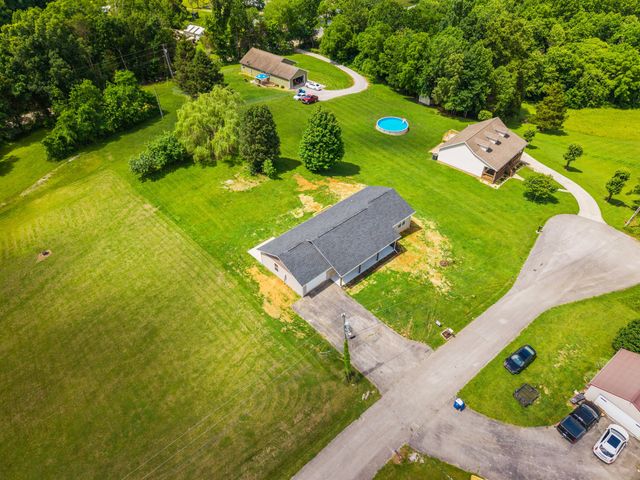 140 Deluca Drive, Science Hill, KY 42553