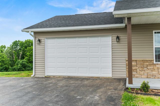 140 Deluca Drive, Science Hill, KY 42553