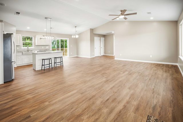 140 Deluca Drive, Science Hill, KY 42553