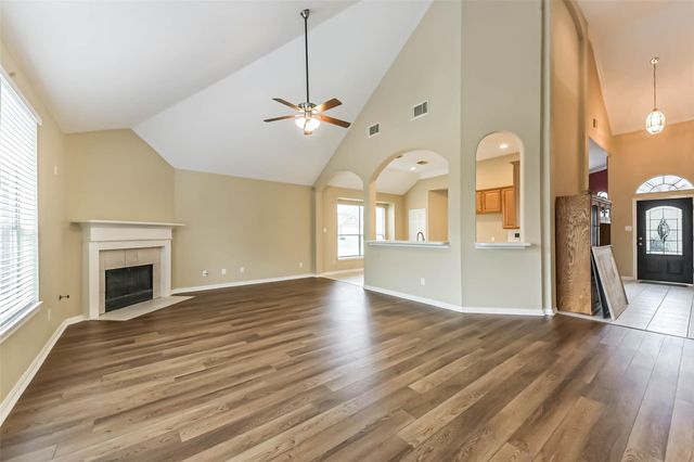 1002 Bristol Way, Pearland, TX 77584