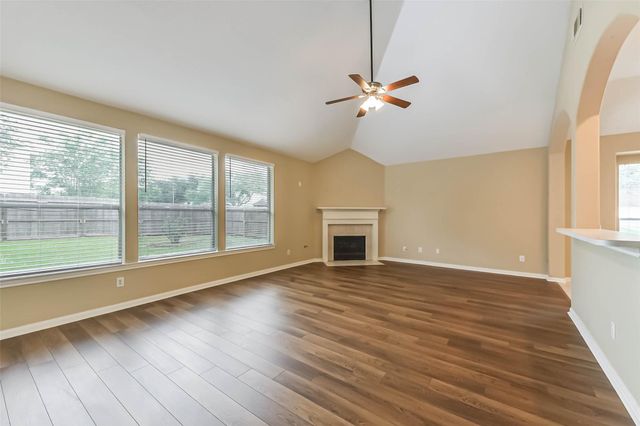 1002 Bristol Way, Pearland, TX 77584