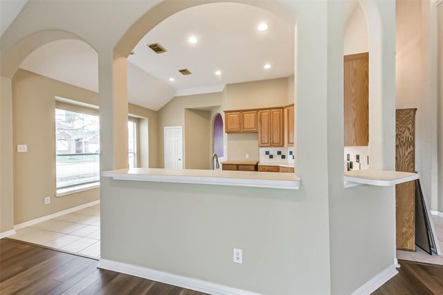 1002 Bristol Way, Pearland, TX 77584