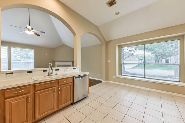 1002 Bristol Way, Pearland, TX 77584