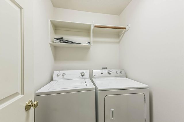 1002 Bristol Way, Pearland, TX 77584