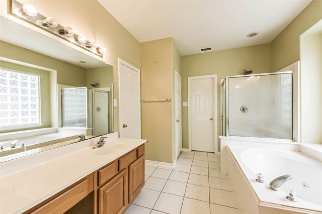 1002 Bristol Way, Pearland, TX 77584