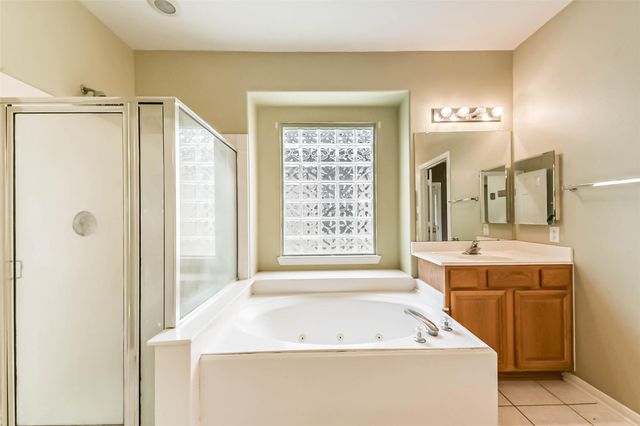 1002 Bristol Way, Pearland, TX 77584