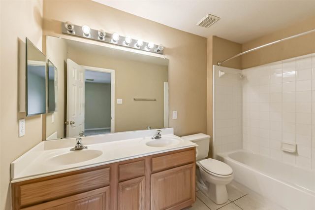 1002 Bristol Way, Pearland, TX 77584