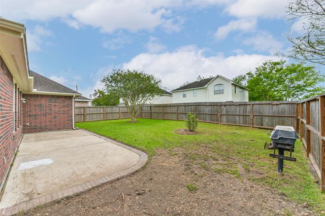 1002 Bristol Way, Pearland, TX 77584