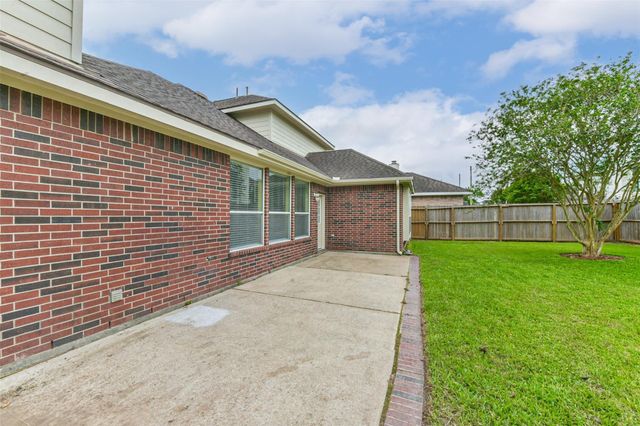 1002 Bristol Way, Pearland, TX 77584
