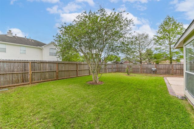 1002 Bristol Way, Pearland, TX 77584